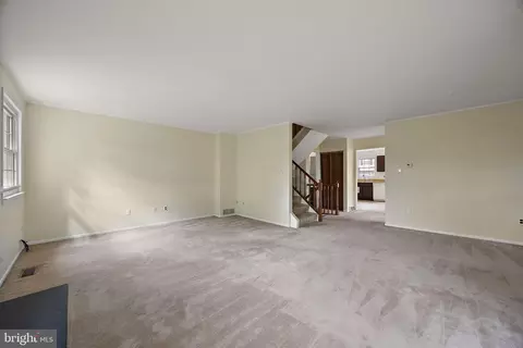 Living - 7 Martine Ct, Newark, DE 19711 photo 3 of 6