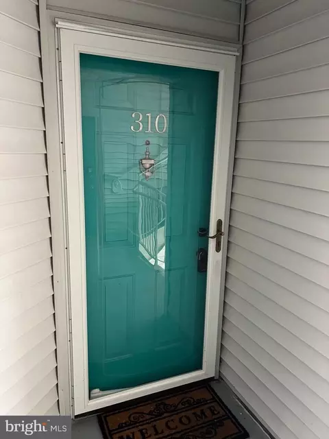 310 Stone Hurst Ct, New Castle, DE 19720