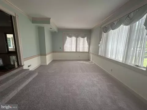 Living - 930 Clydesdale Dr, Bear, DE 19701 photo 3 of 4