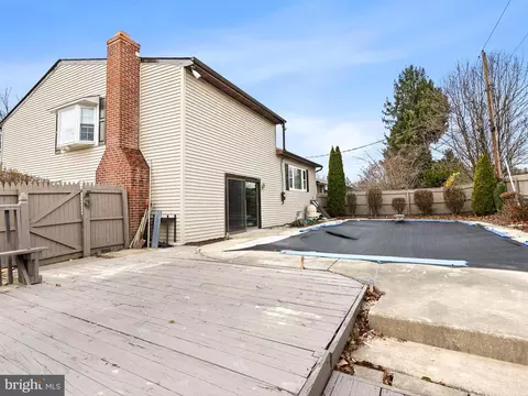 Exterior - 100 Anglin Dr, Newark, DE 19713 photo 2 of 3