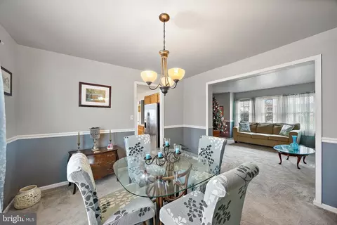 Dining - 131 Aspen Dr, Newark, DE 19702 photo 2 of 2