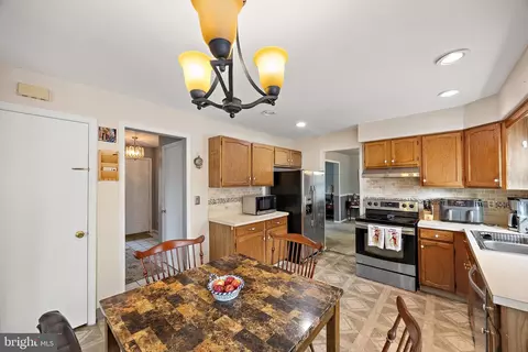 Kitchen - 131 Aspen Dr, Newark, DE 19702 photo 4 of 4