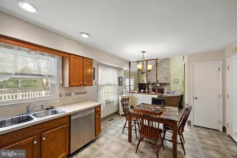 Kitchen - 131 Aspen Dr, Newark, DE 19702 photo 1 of 4