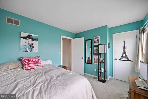 Bedroom - 131 Aspen Dr, Newark, DE 19702 photo 5 of 7