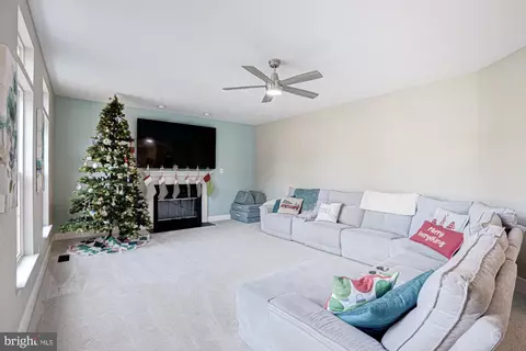 Living - 85 Cantwell Dr, Middletown, DE 19709 photo 2 of 3
