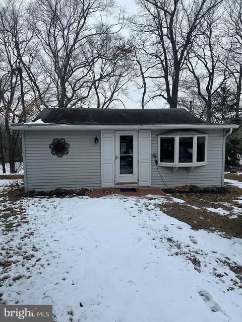 1061 Shallcross Lake Rd, Middletown, DE 19709