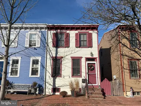 44 4th, New Castle, DE 19720