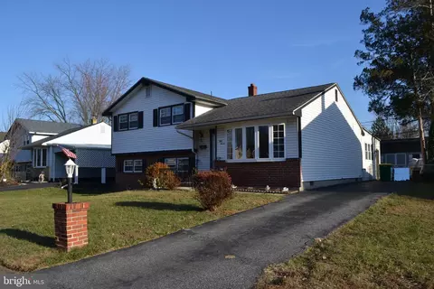 57 N Avon Dr, Claymont, DE 19703