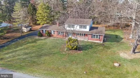 906 Clydesdale Dr, Bear, DE 19701 photo 3