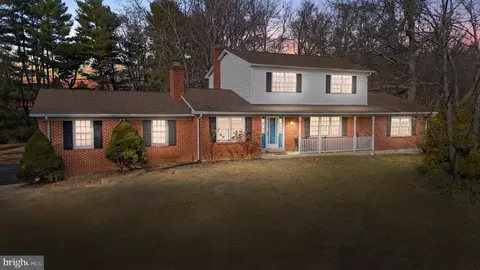 906 Clydesdale Dr, Bear, DE 19701 photo 2