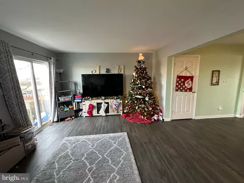 Living - 332 Liborio Dr, Middletown, DE 19709 photo 1 of 5