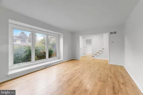304 Stamford Dr, Newark, DE 19711