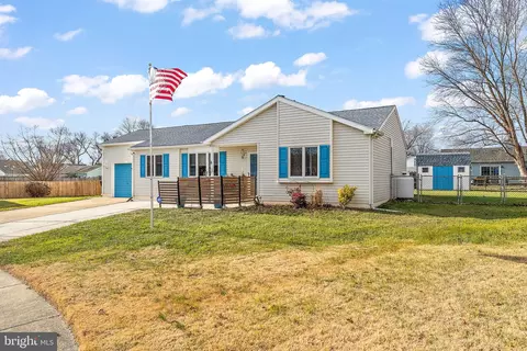 4 Candy Ct, New Castle, DE 19720