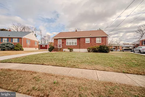 32 Glover Cir, Wilmington, DE 19804