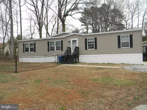 90 N Dragon Dr, Bear, DE 19701