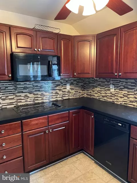 Kitchen - 4 Mccord Dr, Newark, DE 19713 photo 2 of 4
