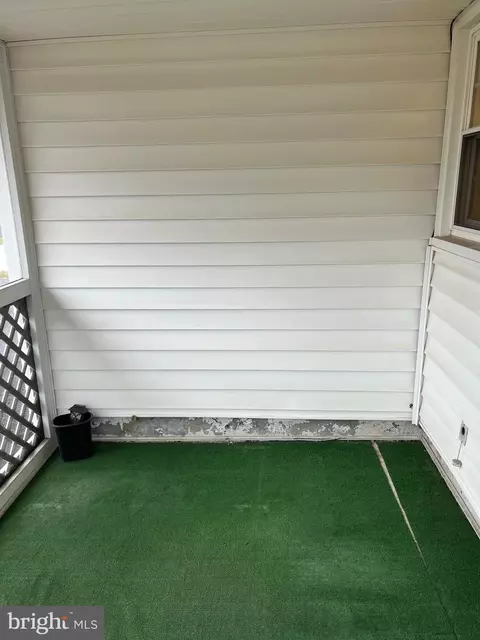 Exterior - 4 Mccord Dr, Newark, DE 19713 photo 2 of 2