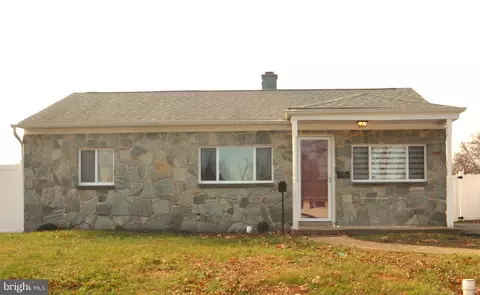 15 Chelwynne Rd, New Castle, DE 19720