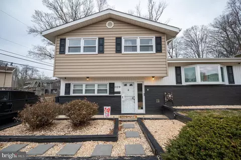2109 Wildwood Dr, Wilmington, DE 19805