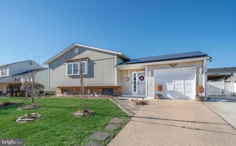 48 Saratoga Dr, New Castle, DE 19720