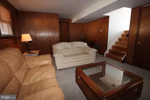 Living - 31 Northfield Rd, Newark, DE 19713 photo 9 of 13