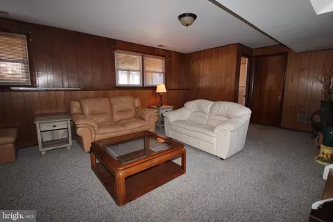 Living - 31 Northfield Rd, Newark, DE 19713 photo 8 of 13
