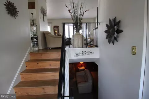 Entry Way - 31 Northfield Rd, Newark, DE 19713 photo 1 of 5