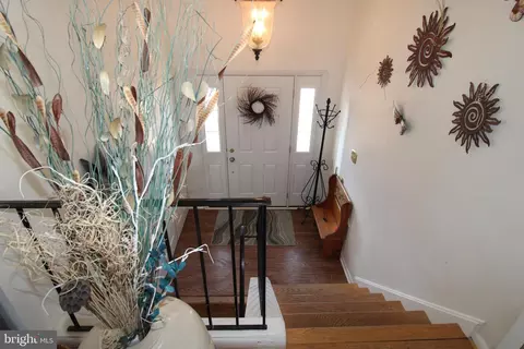 Entry Way - 31 Northfield Rd, Newark, DE 19713 photo 4 of 5