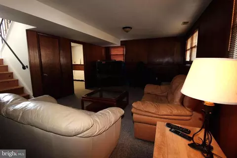 Living - 31 Northfield Rd, Newark, DE 19713 photo 11 of 13