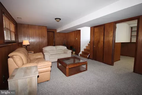 Living - 31 Northfield Rd, Newark, DE 19713 photo 10 of 13