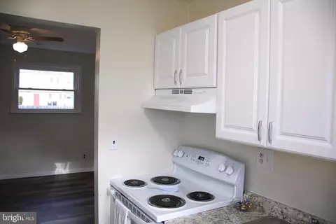 Entry Way - 29 Plover Cir, Newark, DE 19702 photo 1 of 5