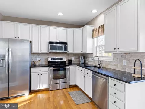Kitchen - 49 Karens Way, Bear, DE 19701 photo 2 of 2