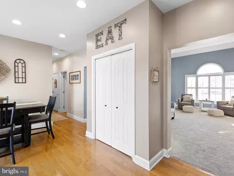 Entry Way - 49 Karens Way, Bear, DE 19701 photo 3 of 5