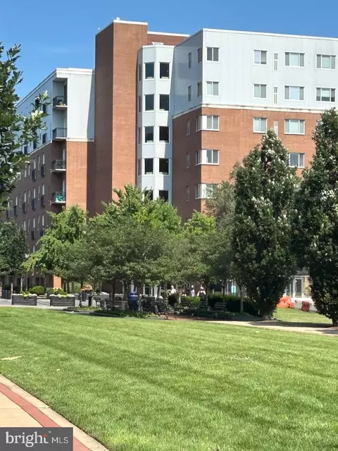 530 Harlan Blvd #404, Wilmington, DE 19801