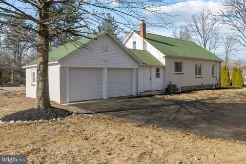 130 State Line Rd, Wilmington, DE 19803
