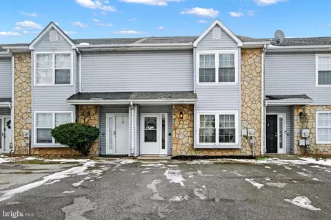 11 Arnold Pl, Newark, DE 19702