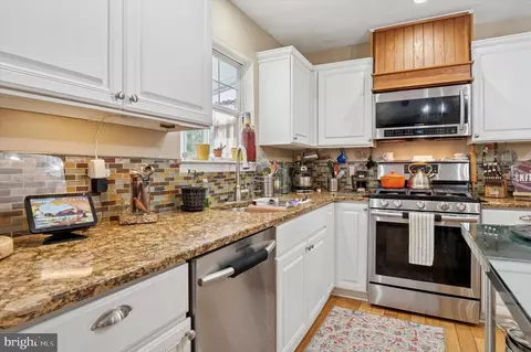 Kitchen - 123 Cornwell Dr, Bear, DE 19701 photo 3 of 4