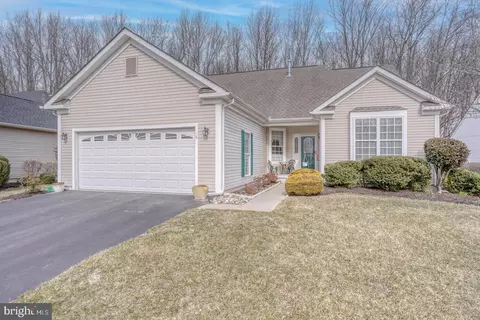 Exterior - 78 Springmill Dr, Middletown, DE 19709 photo 4 of 6