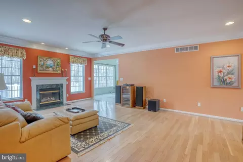 Living - 78 Springmill Dr, Middletown, DE 19709 photo 3 of 7