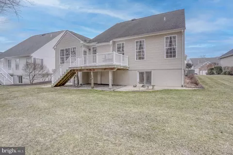 Exterior - 78 Springmill Dr, Middletown, DE 19709 photo 5 of 6