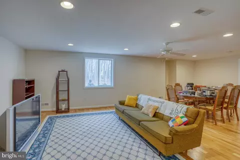 Living - 78 Springmill Dr, Middletown, DE 19709 photo 6 of 7