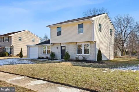 22 Noble Ct, Newark, DE 19713