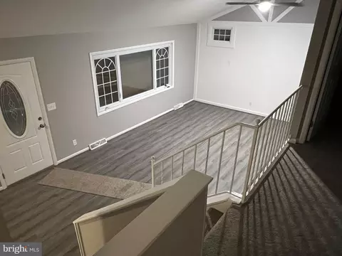 Living - 1 Carole Rd, Newark, DE 19713 photo 2 of 2