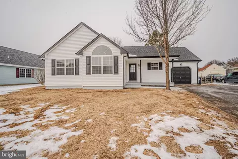 318 E Harvest Ln, Middletown, DE 19709