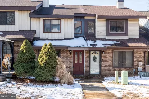 4942 S Raintree Ct, Wilmington, DE 19808