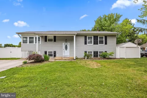 158 Scottfield Dr, Newark, DE 19713