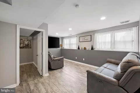 Entry Way - 158 Scottfield Dr, Newark, DE 19713 photo 6 of 8