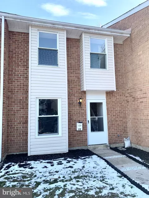 22 Kayak Ct, Newark, DE 19702