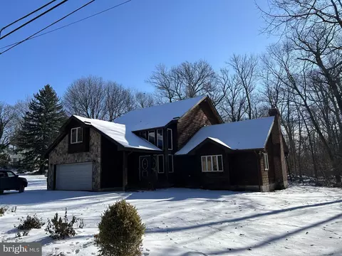 2124 Meadow Ln, Wilmington, DE 19810