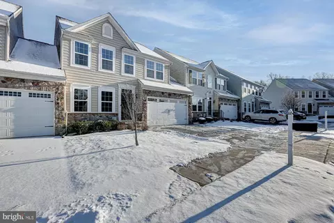 Exterior - 128 E General Grey Ct, Newark, DE 19702 photo 1 of 5